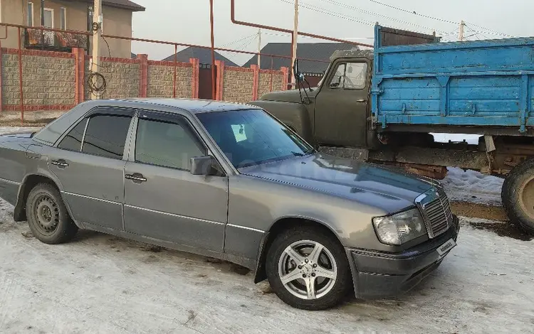 Mercedes-Benz E 220 1992 годаfor1 800 000 тг. в Алматы