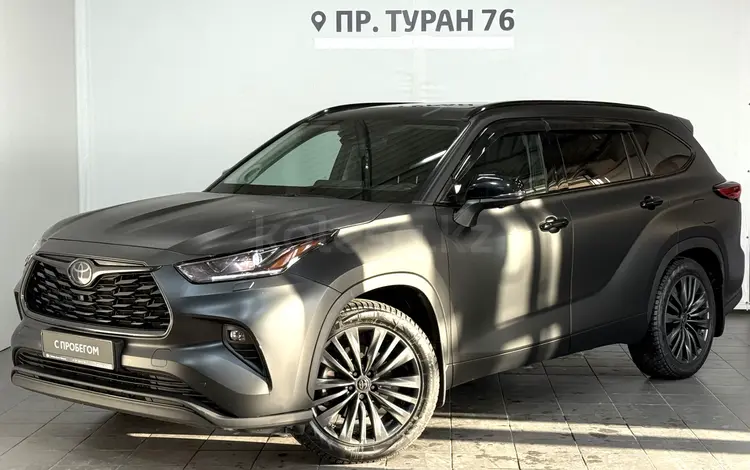 Toyota Highlander Luxe 2023 года за 29 500 000 тг. в Астана