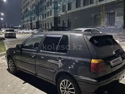 Volkswagen Golf 1997 года за 1 800 000 тг. в Шымкент