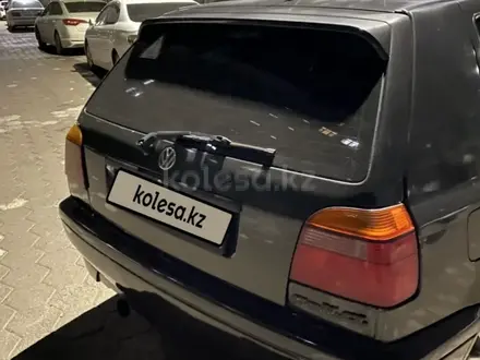Volkswagen Golf 1997 года за 1 800 000 тг. в Шымкент – фото 3