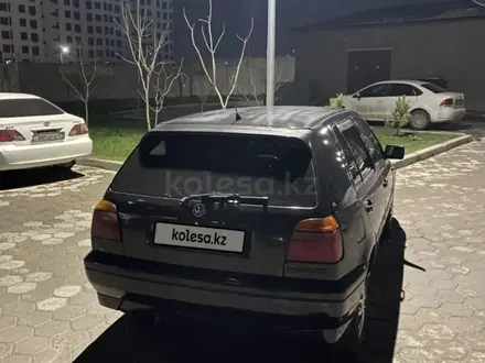 Volkswagen Golf 1997 года за 1 800 000 тг. в Шымкент – фото 4