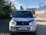 Toyota RAV4 2004 годаүшін3 500 000 тг. в Актобе