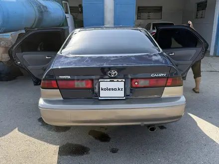 Toyota Camry 1999 года за 3 000 000 тг. в Алматы – фото 5
