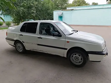 Volkswagen Vento 1993 года за 1 000 000 тг. в Тараз – фото 3