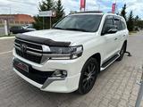 Toyota Land Cruiser 2021 годаfor43 700 000 тг. в Астана