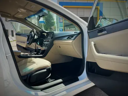 Hyundai Sonata 2018 года за 9 800 000 тг. в Алматы – фото 11