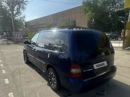 Kia Carnival 2001 года за 2 300 000 тг. в Алматы – фото 13