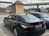 Toyota Camry 2018 годаүшін12 500 000 тг. в Шымкент – фото 2