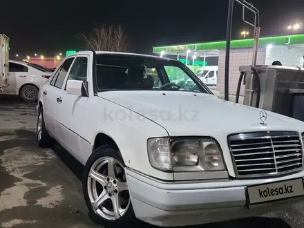 Mercedes-Benz E 280 1993 года за 1 800 000 тг. в Алматы – фото 3