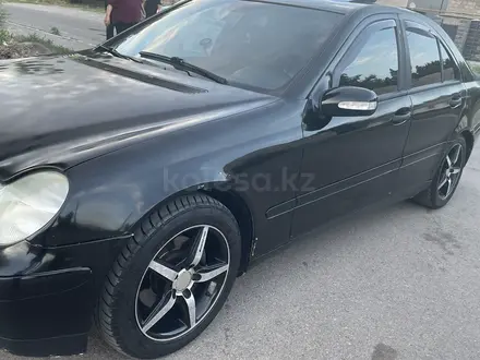 Mercedes-Benz C 200 2002 года за 2 700 000 тг. в Алматы – фото 20