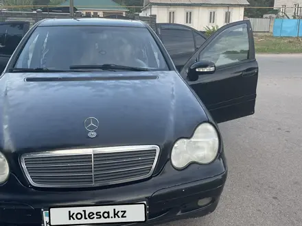 Mercedes-Benz C 200 2002 года за 2 700 000 тг. в Алматы – фото 5