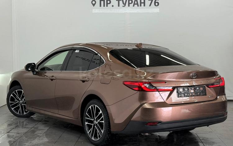 Toyota Camry Luxe — миниатюра 2