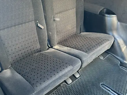 Toyota Ipsum 2003 года за 5 200 000 тг. в Атырау – фото 16