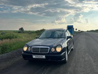 Mercedes-Benz E 230