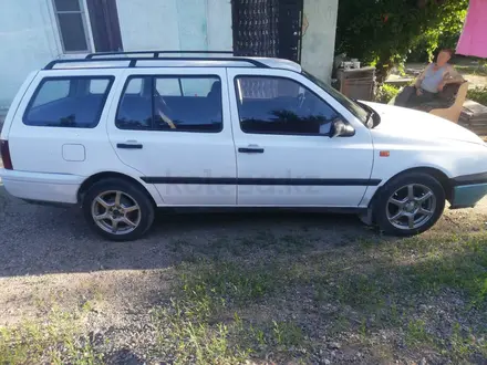 Volkswagen Golf 1994 года за 2 600 000 тг. в Алматы