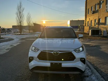 Toyota Highlander 2022 года за 40 000 000 тг. в Уральск