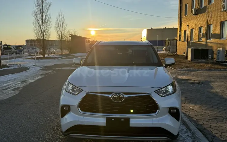 Toyota Highlander 2022 года за 40 000 000 тг. в Уральск