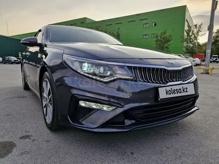 Kia K5 2018 года за 9 850 000 тг. в Алматы – фото 18