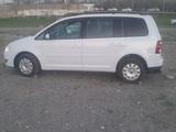 Volkswagen Touran 2007 года за 3 000 000 тг. в Шымкент – фото 2