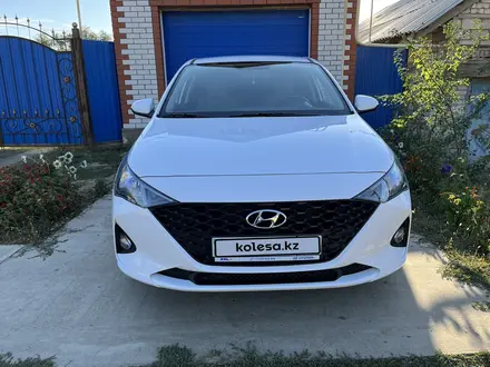 Hyundai Accent 2021 года за 9 100 000 тг. в Актобе – фото 3