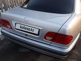 Mercedes-Benz E 200 1997 годаfor2 300 000 тг. в Астана – фото 2