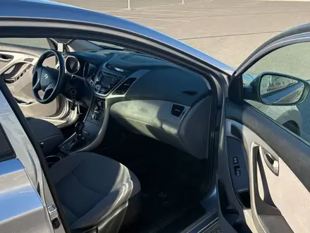 Hyundai Elantra 2015 года за 3 800 000 тг. в Атырау – фото 12