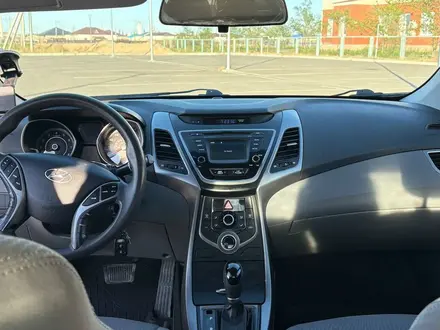 Hyundai Elantra 2015 года за 3 800 000 тг. в Атырау – фото 14