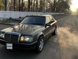 Mercedes-Benz E 200 1989 года за 900 000 тг. в Шу – фото 3