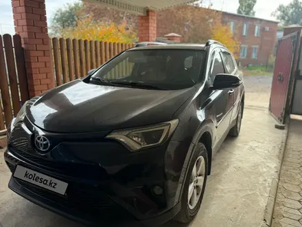 Toyota RAV4 2014 года за 9 000 000 тг. в Актобе – фото 2