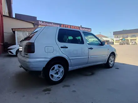 Volkswagen Golf 1997 года за 1 100 000 тг. в Алматы – фото 3