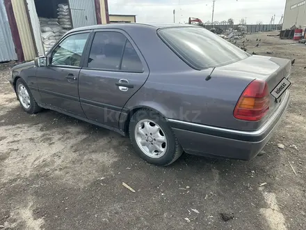 Mercedes-Benz C 200 1994 года за 1 500 000 тг. в Кокшетау – фото 3