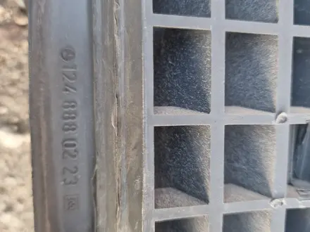 Б/у оригинальную решётку радиатора. за 17 000 тг. в Актобе – фото 18