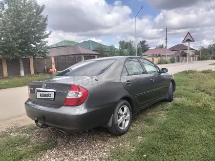 Toyota Camry 2003 года за 5 800 000 тг. в Актобе – фото 23