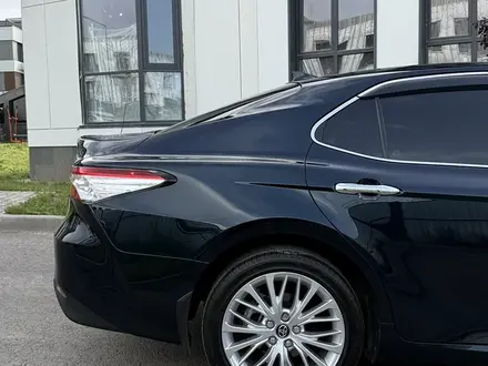 Toyota Camry 2019 года за 16 500 000 тг. в Алматы – фото 11