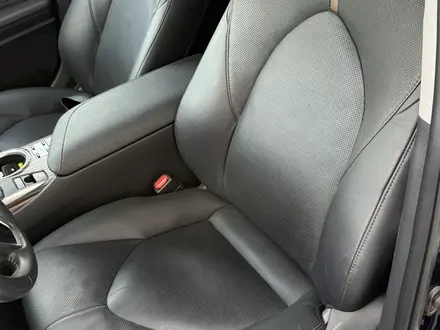 Toyota Camry 2019 года за 16 500 000 тг. в Алматы – фото 27