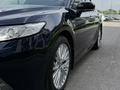 Toyota Camry 2019 года за 16 500 000 тг. в Алматы – фото 29
