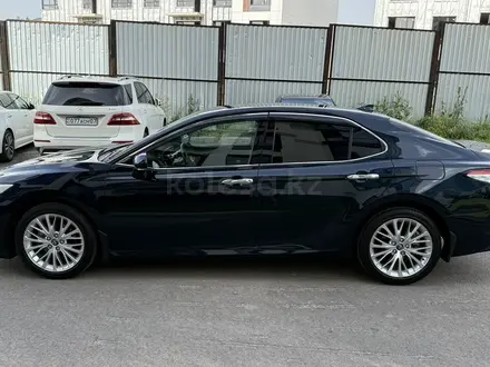 Toyota Camry 2019 года за 16 500 000 тг. в Алматы – фото 32