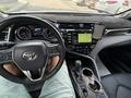 Toyota Camry 2019 года за 16 500 000 тг. в Алматы – фото 35