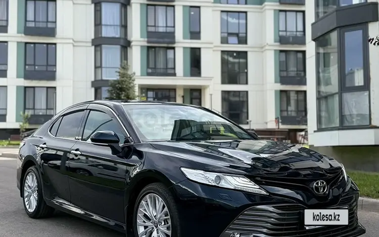 Toyota Camry 2019 года за 16 500 000 тг. в Алматы
