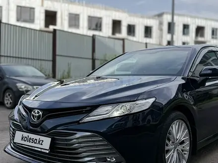 Toyota Camry 2019 года за 16 500 000 тг. в Алматы – фото 7