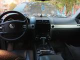 Volkswagen Touareg 2007 года за 5 900 000 тг. в Усть-Каменогорск – фото 2