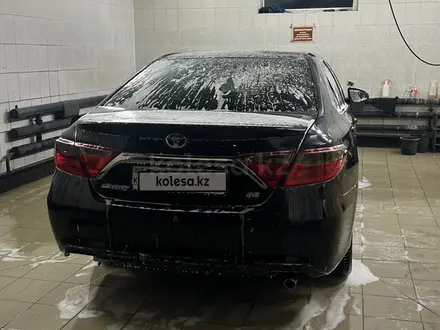 Toyota Camry 2015 года за 8 700 000 тг. в Семей – фото 2