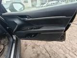 Стойка двери центральная правая Toyota Camry 70 за 250 000 тг. в Тараз