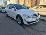 Mercedes-Benz R 350 2006 года за 7 500 000 тг. в Астана – фото 2