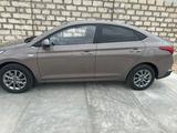 Hyundai Accent 2022 года за 8 300 000 тг. в Атырау – фото 2