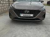 Hyundai Accent 2022 года за 8 300 000 тг. в Атырау