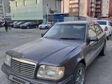 Mercedes-Benz E 220 1994 года за 1 600 000 тг. в Караганда