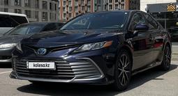 Toyota Camry 2021 года за 13 700 000 тг. в Алматы – фото 3