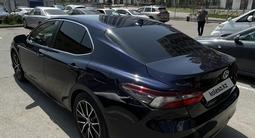 Toyota Camry 2021 года за 13 700 000 тг. в Алматы – фото 5