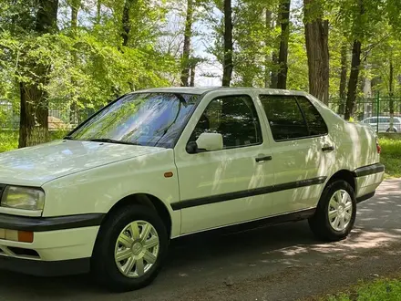 Volkswagen Vento 1993 года за 1 450 000 тг. в Тараз